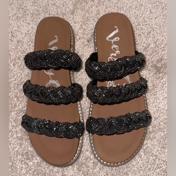 Very G Stacia Sandals - Picture 2 of 3